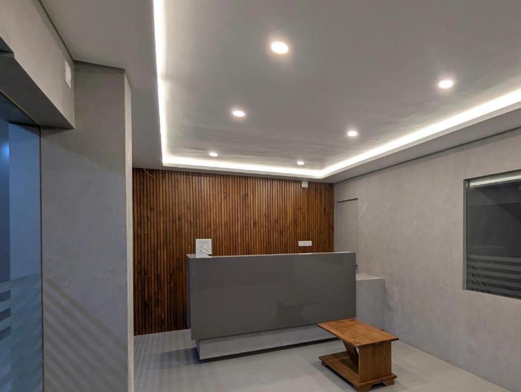 Jayalakshmi Rooms Vaduvanchal Exteriör bild